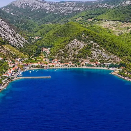 In With Terrace, Air Conditioning, Wifi, Washing Machine Apartament