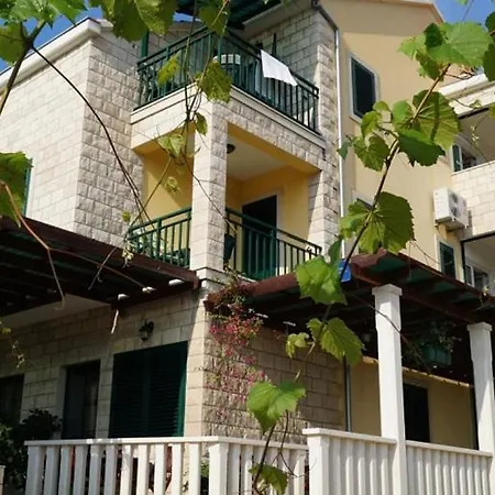 In With Terrace, Air Conditioning, Wifi, Washing Machine Apartman Orebić